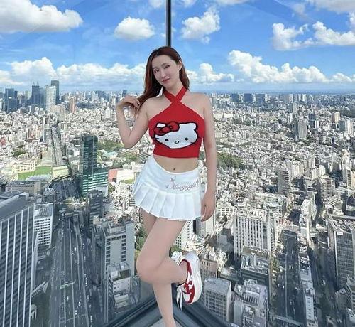 丰满人妻拍拍影院